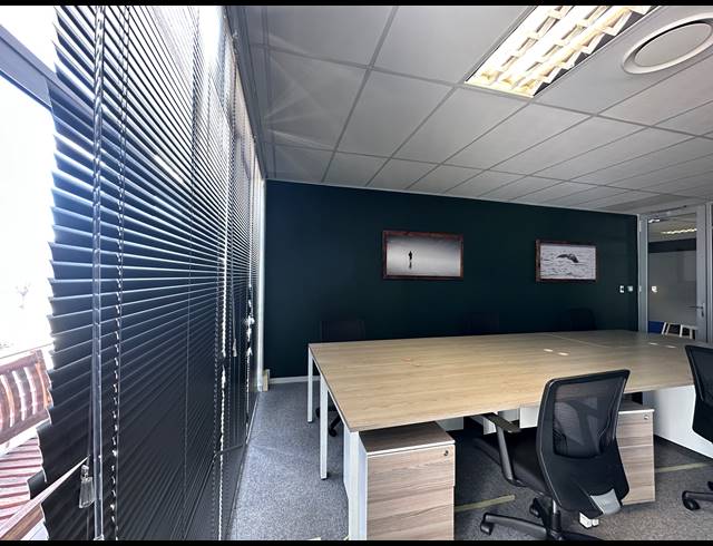 90.70M² CO-WORKING SPACE TO LET IN DIE HOEWES